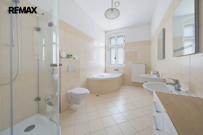 Prodej ubytování, Karlovy Vary, Zámecký vrch, 350 m2