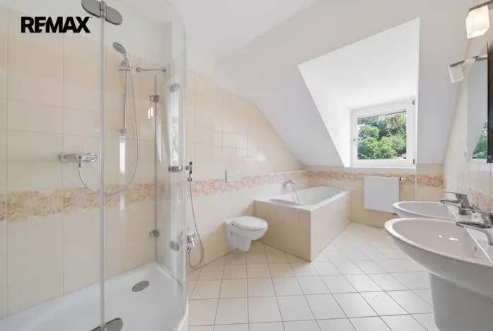 Prodej ubytování, Karlovy Vary, Zámecký vrch, 350 m2