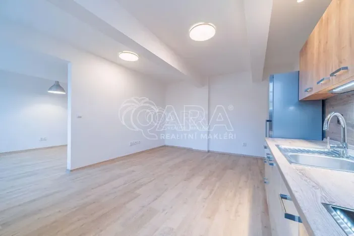 Pronájem bytu 2+kk, Kralupy nad Vltavou, Náměstí G. Karse, 55 m2