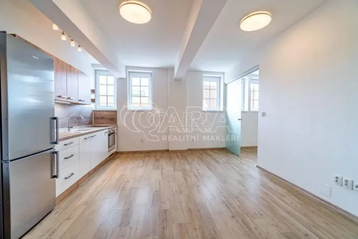Pronájem bytu 2+kk, Kralupy nad Vltavou, Náměstí G. Karse, 55 m2