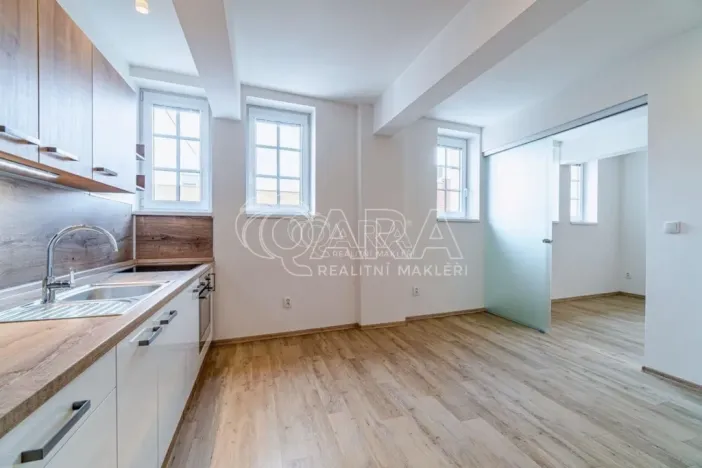 Pronájem bytu 2+kk, Kralupy nad Vltavou, Náměstí G. Karse, 55 m2