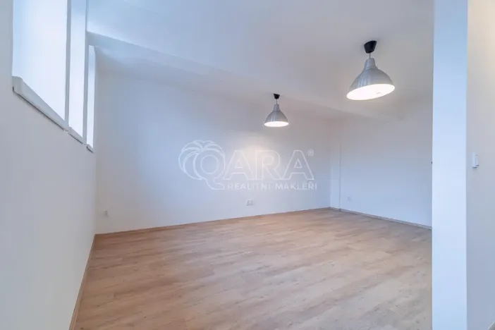 Pronájem bytu 2+kk, Kralupy nad Vltavou, Náměstí G. Karse, 55 m2