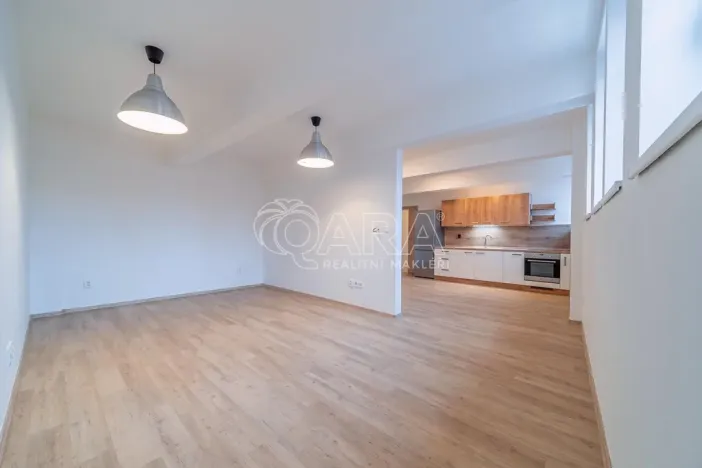 Pronájem bytu 2+kk, Kralupy nad Vltavou, Náměstí G. Karse, 55 m2