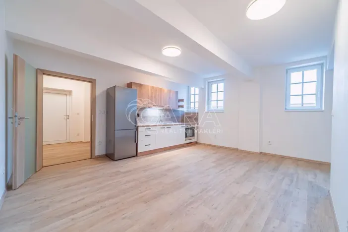 Pronájem bytu 2+kk, Kralupy nad Vltavou, Náměstí G. Karse, 55 m2