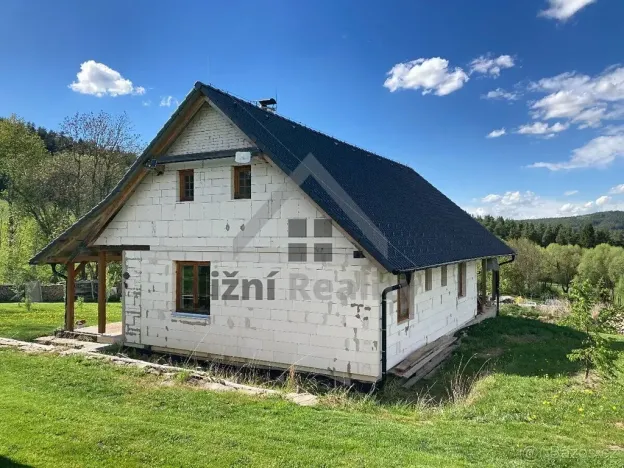 Prodej rodinného domu, Malšín, 300 m2