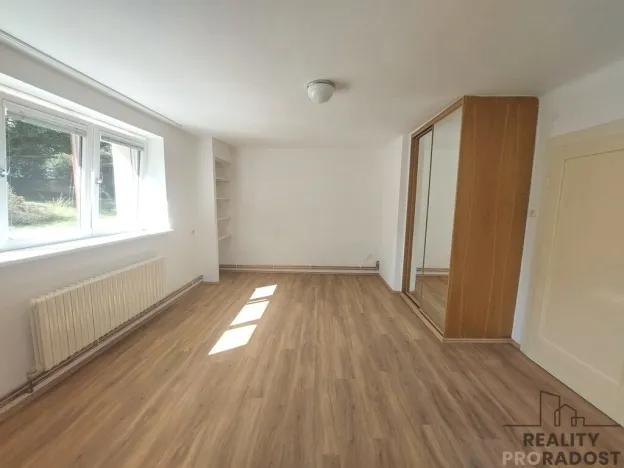 Pronájem bytu 2+kk, Praha, Zavadilova, 48 m2
