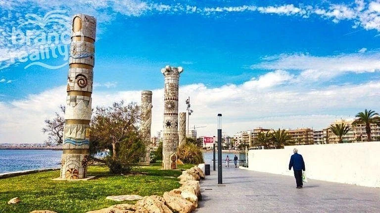 Prodej bytu 4+kk, Torrevieja, Alicante, Španělsko, 98 m2