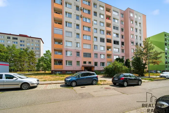 Prodej bytu 3+1, Hodonín, Slunečná, 68 m2