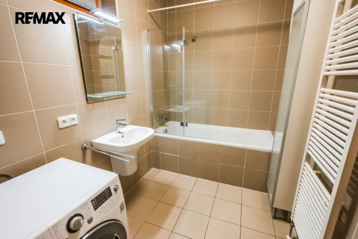 Pronájem bytu 2+kk, Praha - Liboc, U stanice, 69 m2