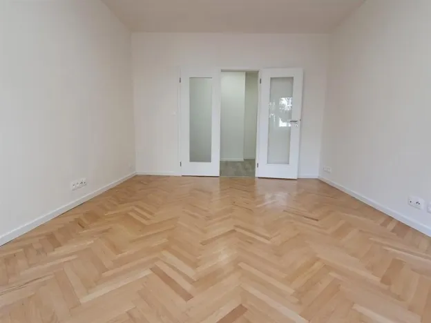 Pronájem bytu 2+1, Praha - Podolí, Podolská, 75 m2