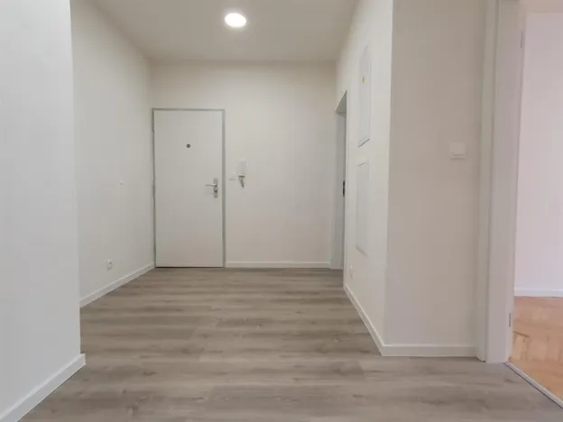 Pronájem bytu 2+1, Praha - Podolí, Podolská, 75 m2