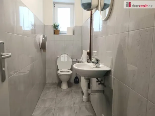 Pronájem výrobních prostor, Bystřice, Dr. E. Beneše, 1000 m2