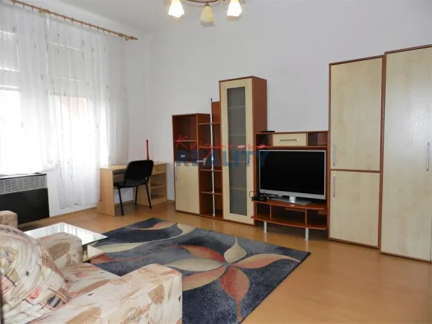 Pronájem bytu 1+1, České Budějovice - České Budějovice 7, Komenského, 64 m2