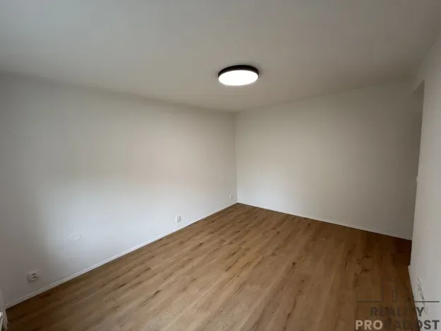 Pronájem bytu 2+1, Mikulov, St. Živného, 50 m2