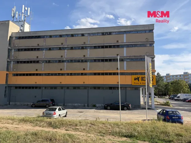 Prodej garážového stání, Brno - Lesná, Loosova, 13 m2