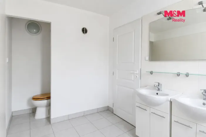 Pronájem výrobních prostor, Hradec Králové - Slatina, U Jednoty, 350 m2