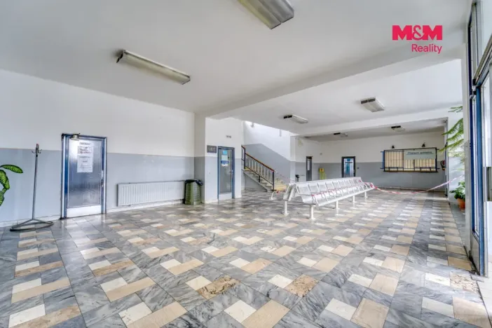Pronájem obchodního prostoru, Klatovy - Klatovy III, Nádražní, 38 m2