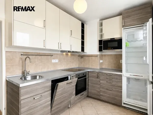 Pronájem bytu 2+1, Praha - Vinohrady, Pod Rapidem, 52 m2