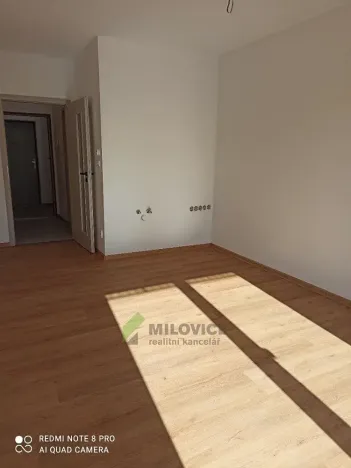 Pronájem bytu 1+kk, Milovice, Topolová, 25 m2