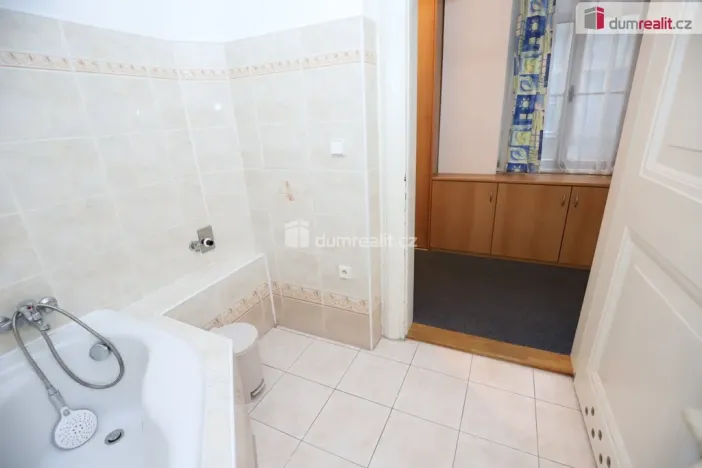 Pronájem bytu 4+1, Karlovy Vary, Moskevská, 130 m2