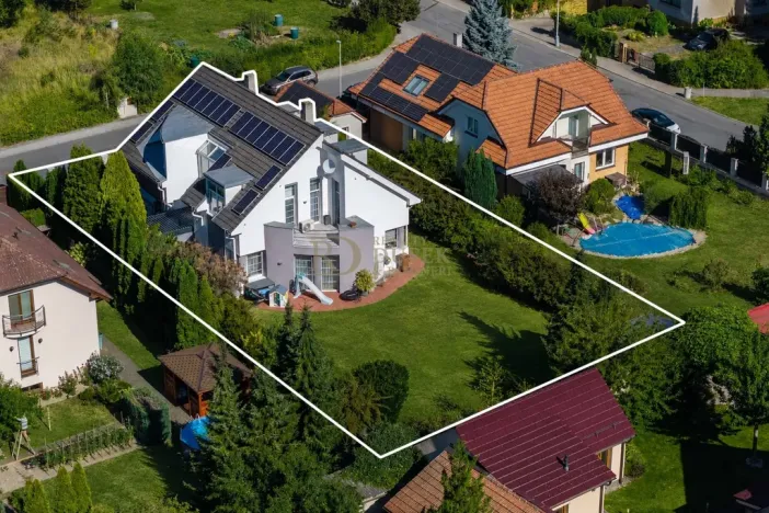 Prodej rodinného domu, Kladno, Ve Strnadovně, 228 m2