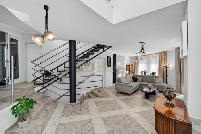 Prodej rodinného domu, Kladno, Ve Strnadovně, 228 m2