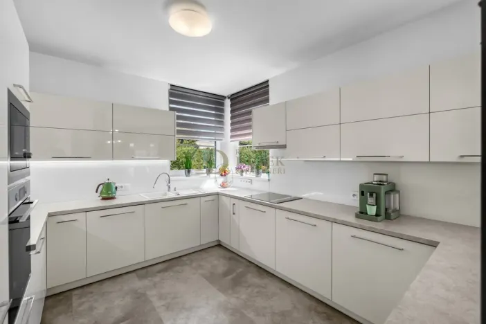 Prodej rodinného domu, Kladno, Ve Strnadovně, 228 m2
