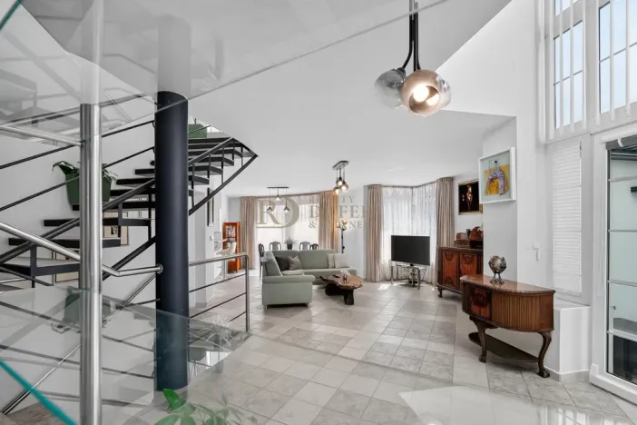 Prodej rodinného domu, Kladno, Ve Strnadovně, 228 m2