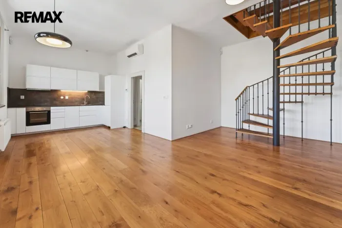 Pronájem bytu 2+kk, Praha - Nové Město, Masarykovo nábřeží, 100 m2