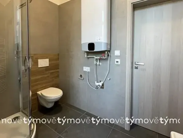 Pronájem bytu 1+kk, Pardubice, Sladkovského, 31 m2