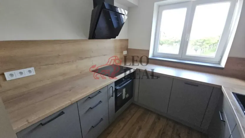 Prodej bytu 2+kk, Hranice - Hranice I-Město, Nádražní, 51 m2