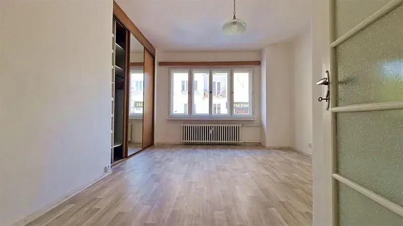 Pronájem bytu 1+1, Praha - Vinohrady, Hradecká, 37 m2