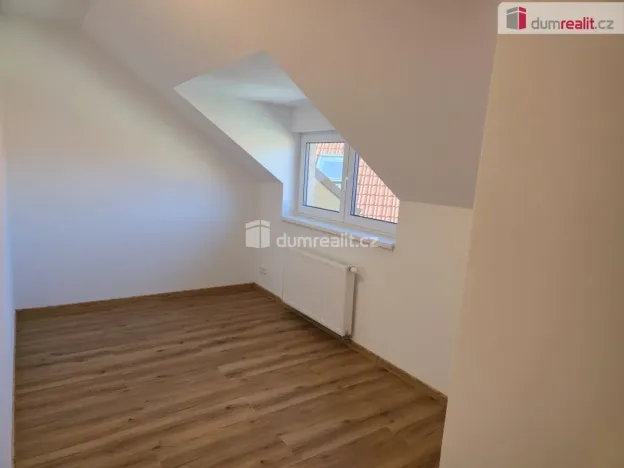 Pronájem bytu 4+kk, Straky, 75 m2