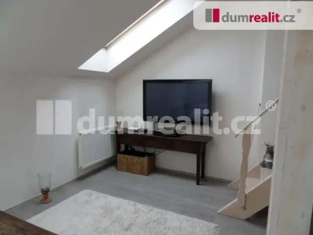 Pronájem bytu 1+1, Praha - Žižkov, Seifertova, 42 m2