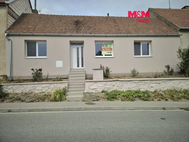 Prodej rodinného domu, Hluboké, 111 m2
