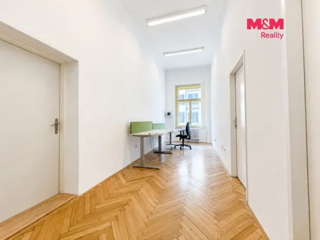 Pronájem kanceláře, Praha - Vinohrady, náměstí Míru, 92 m2