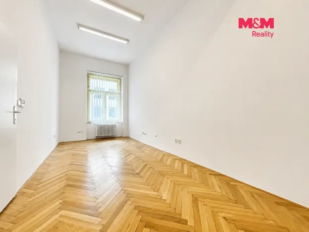 Pronájem kanceláře, Praha - Vinohrady, náměstí Míru, 92 m2