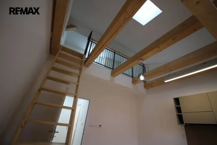 Pronájem bytu 1+kk, Chrastava, náměstí 1. máje, 35 m2