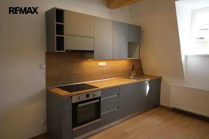 Pronájem bytu 1+kk, Chrastava, náměstí 1. máje, 35 m2