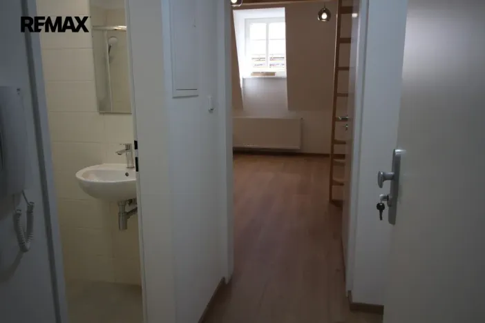 Pronájem bytu 1+kk, Chrastava, náměstí 1. máje, 35 m2