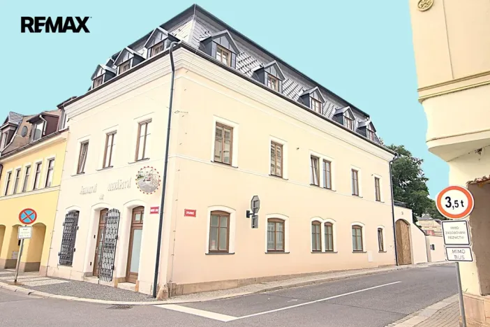 Pronájem bytu 1+kk, Chrastava, náměstí 1. máje, 35 m2