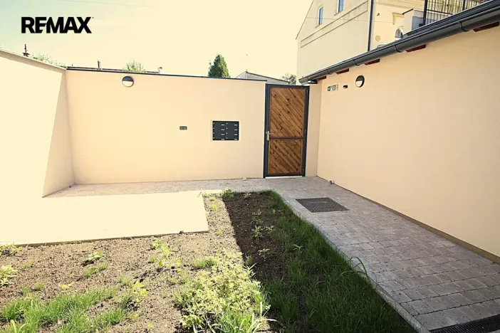 Pronájem bytu 1+kk, Chrastava, náměstí 1. máje, 35 m2