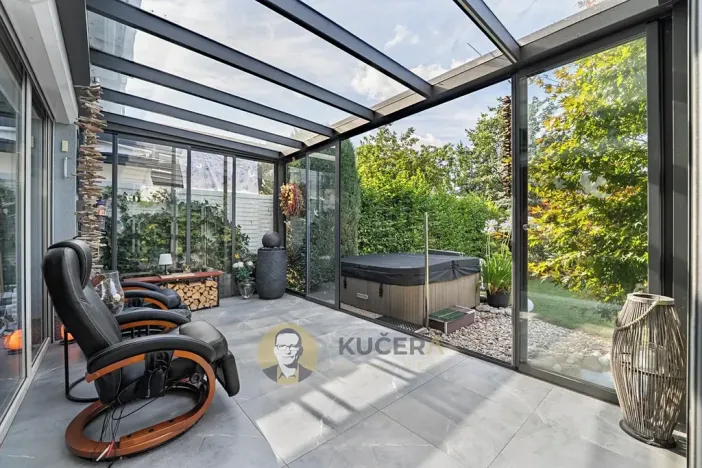Prodej bytu 2+kk, Praha - Újezd nad Lesy, Račiněveská, 95 m2