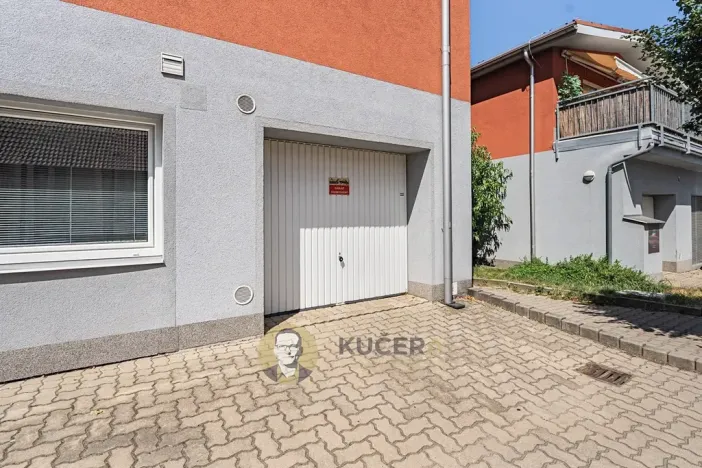 Prodej bytu 2+kk, Praha - Újezd nad Lesy, Račiněveská, 95 m2