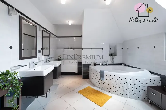 Prodej rodinného domu, Praha - Šeberov, Karfíkova, 354 m2