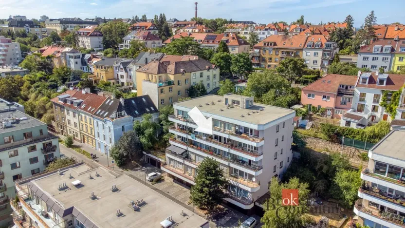 Prodej bytu 2+kk, Praha - Břevnov, Ve Střešovičkách, 44 m2