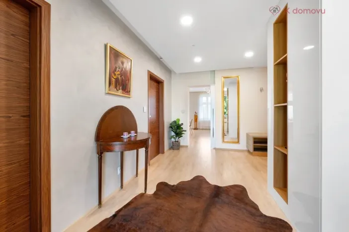 Pronájem bytu 2+kk, Uherské Hradiště, náměstí Míru, 90 m2