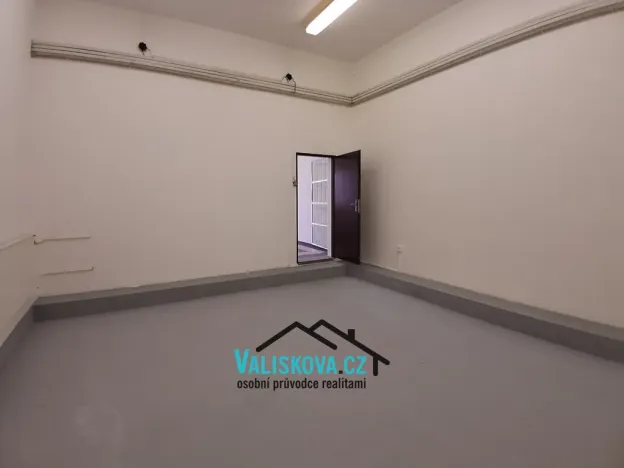 Pronájem výrobních prostor, Kroměříž, 80 m2