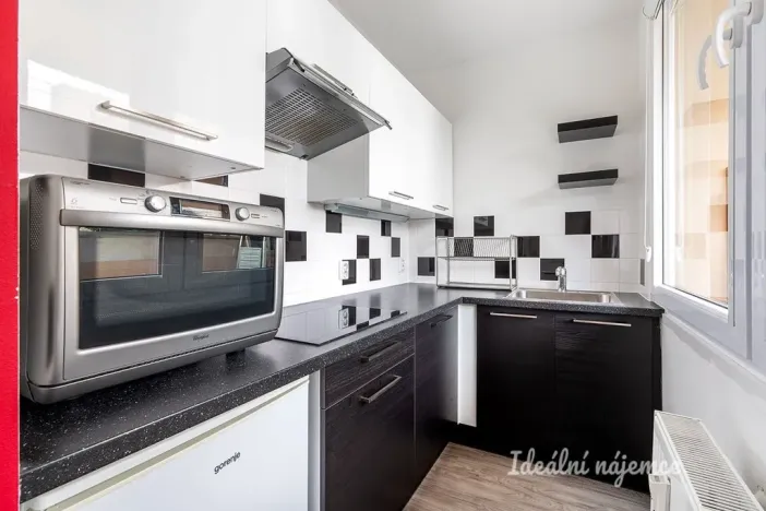 Pronájem bytu 1+kk, Praha, V Štíhlách, 34 m2
