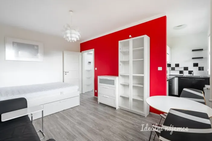 Pronájem bytu 1+kk, Praha, V Štíhlách, 34 m2